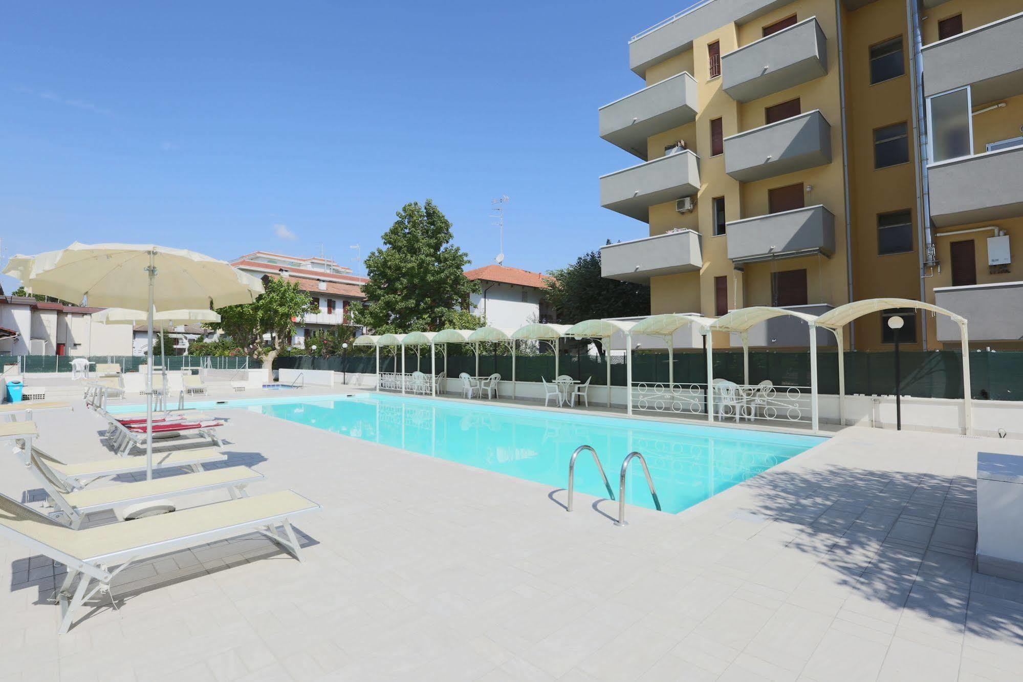 Hotel Marina Beach - Azzurro Club Ravenna Exterior foto