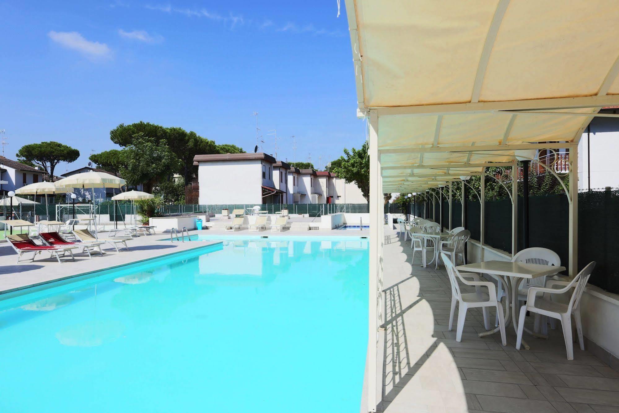 Hotel Marina Beach - Azzurro Club Ravenna Exterior foto