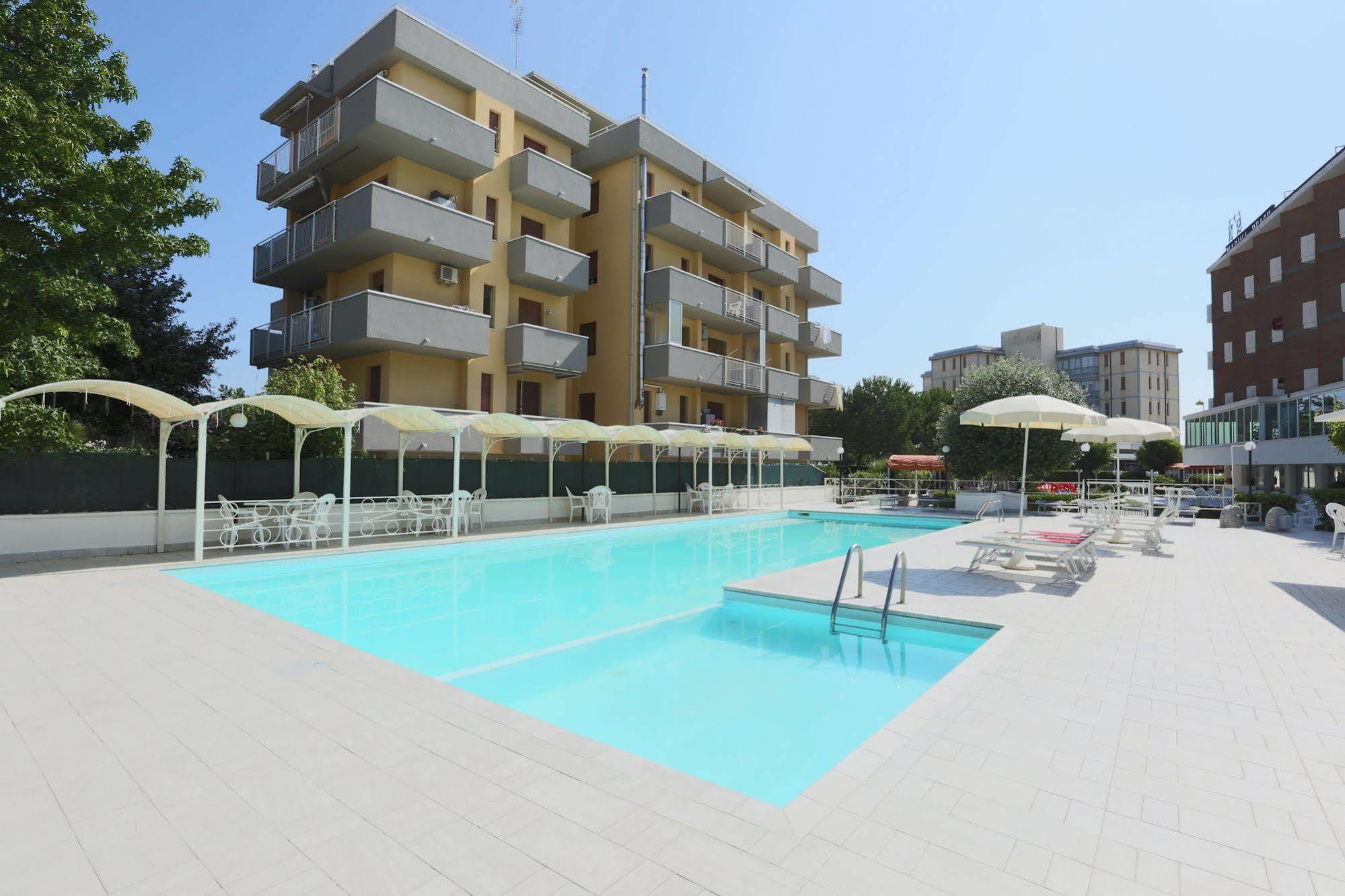 Hotel Marina Beach - Azzurro Club Ravenna Exterior foto